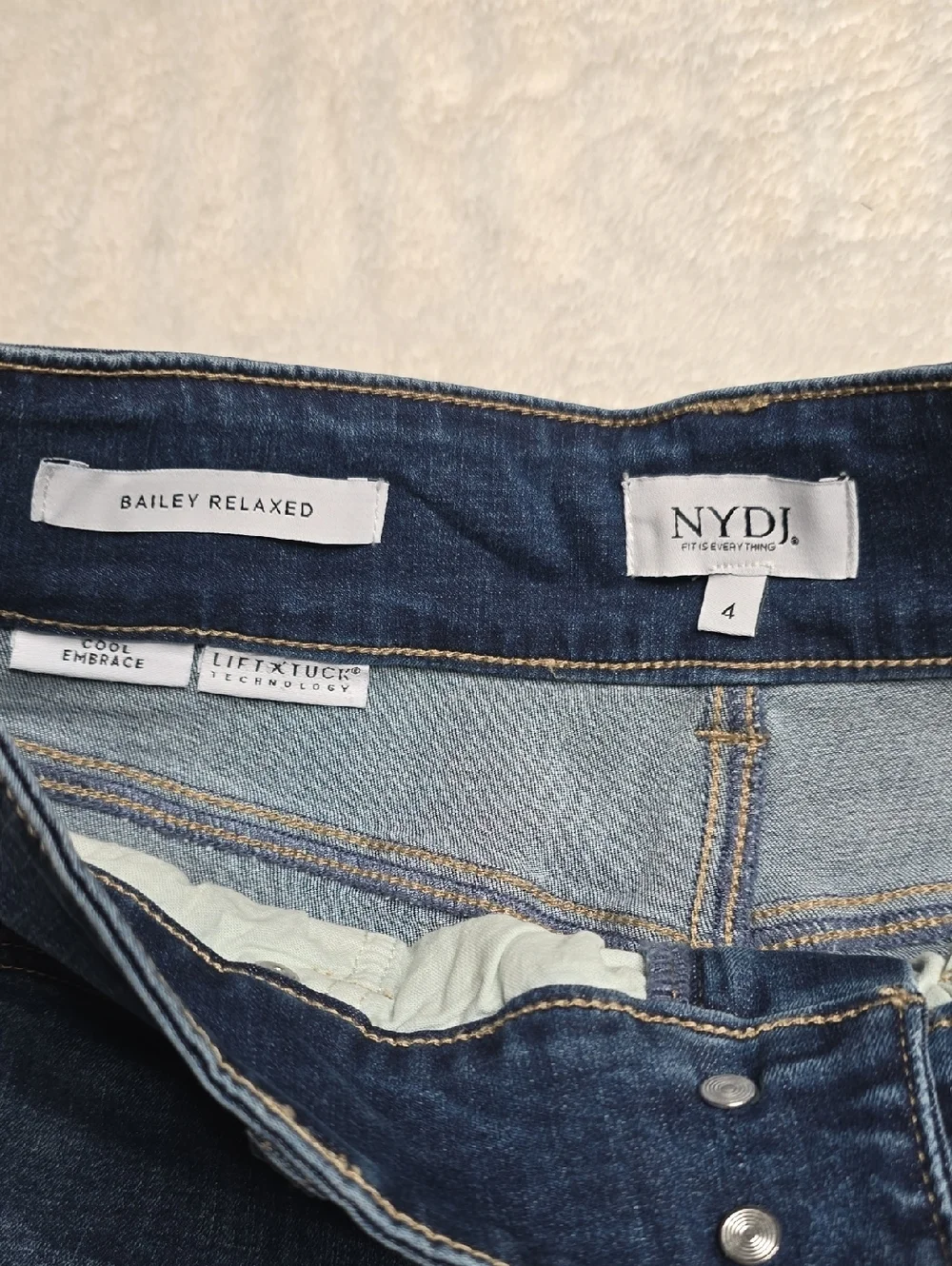 NYDJ Women's Bailey Relaxed Straight Crop Jeans in Vintage LA Sz 4 NWT